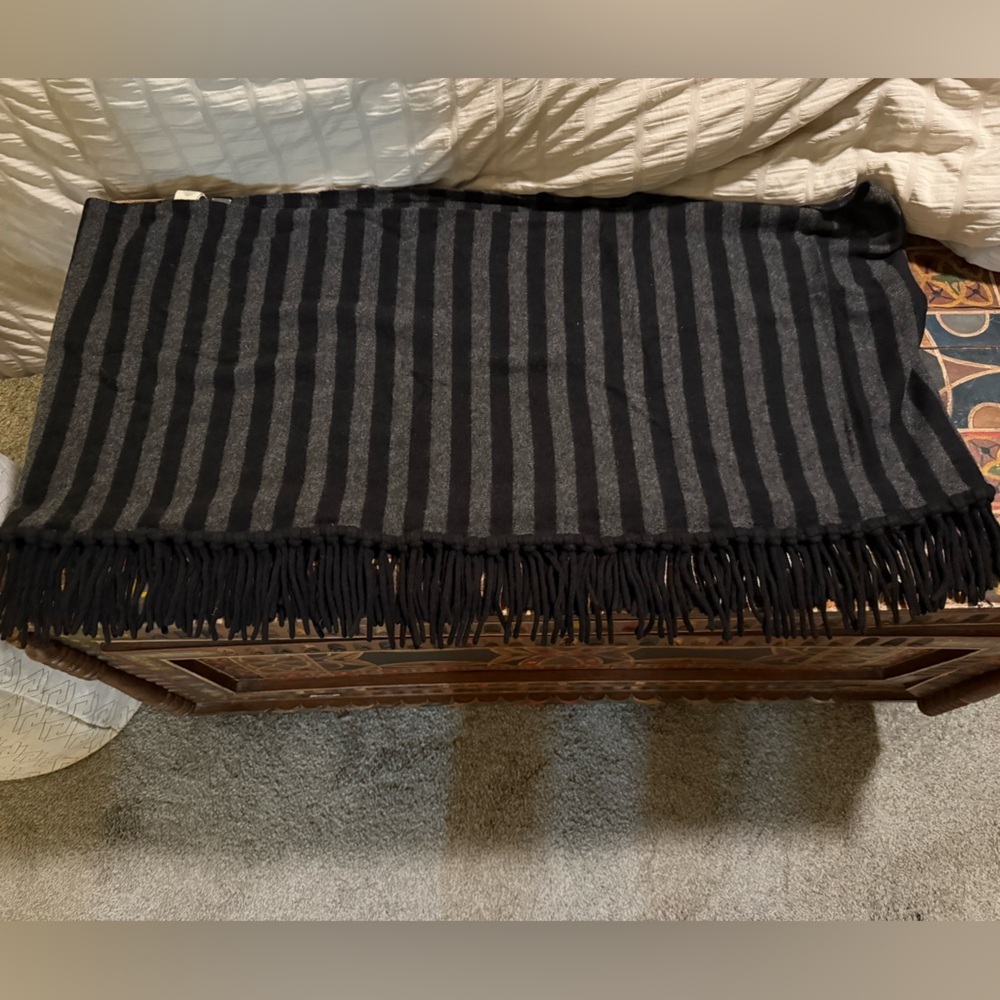 Kinross Cashmere Black and Grey Fringed Infinity Scarf - Picture 12 of 13